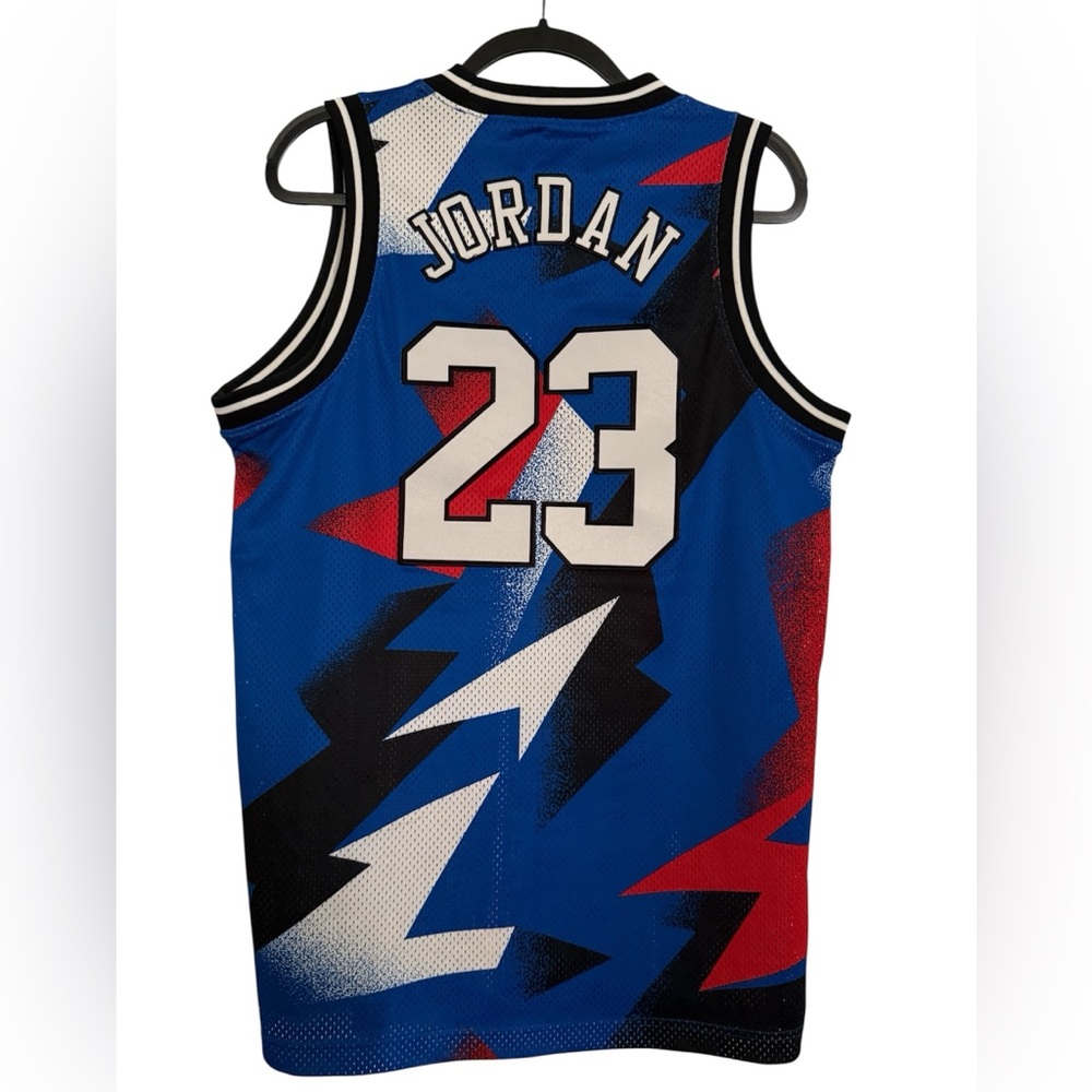 Nike Air Jordan x PSG Paris Saint Germain Jersey in Hyper Cobalt
Size Medium - Picture 2 of 4